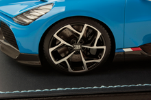 Load image into Gallery viewer, Bugatti Mistral - blue - 1:18
