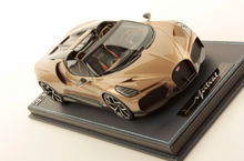 Load image into Gallery viewer, Bugatti Mistral - Dore gold - 1:18
