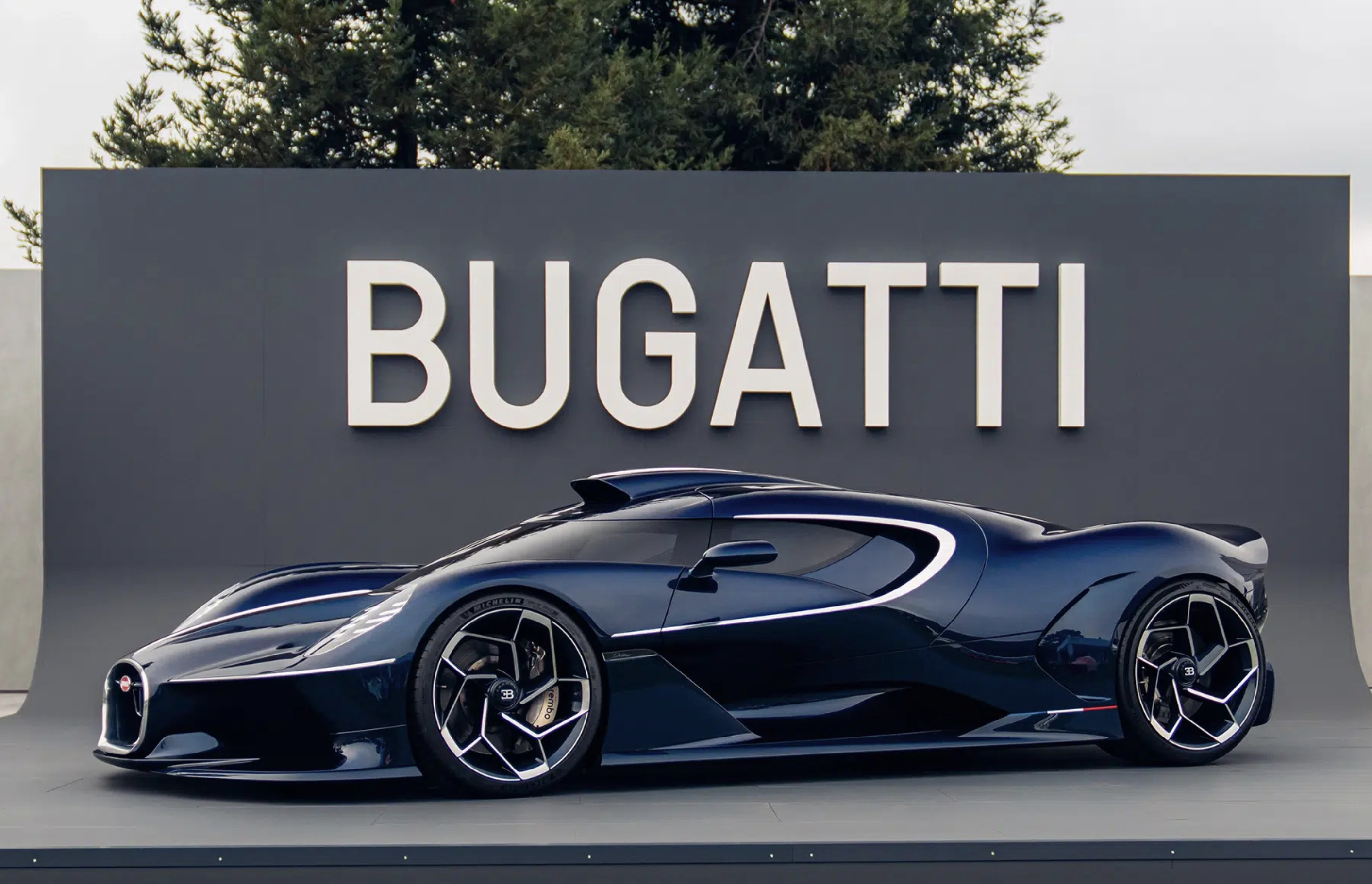 Bugatti Destrier - Launch Version Sapphire Celeste - 1:18
