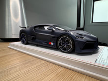 Load image into Gallery viewer, Bugatti Divo - blue carbon (matte) - 1:18
