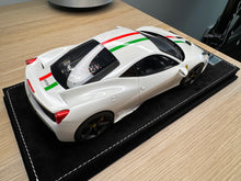 Load image into Gallery viewer, HH Models - Ferrari 458 Speciale - Glacier white - 1:18
