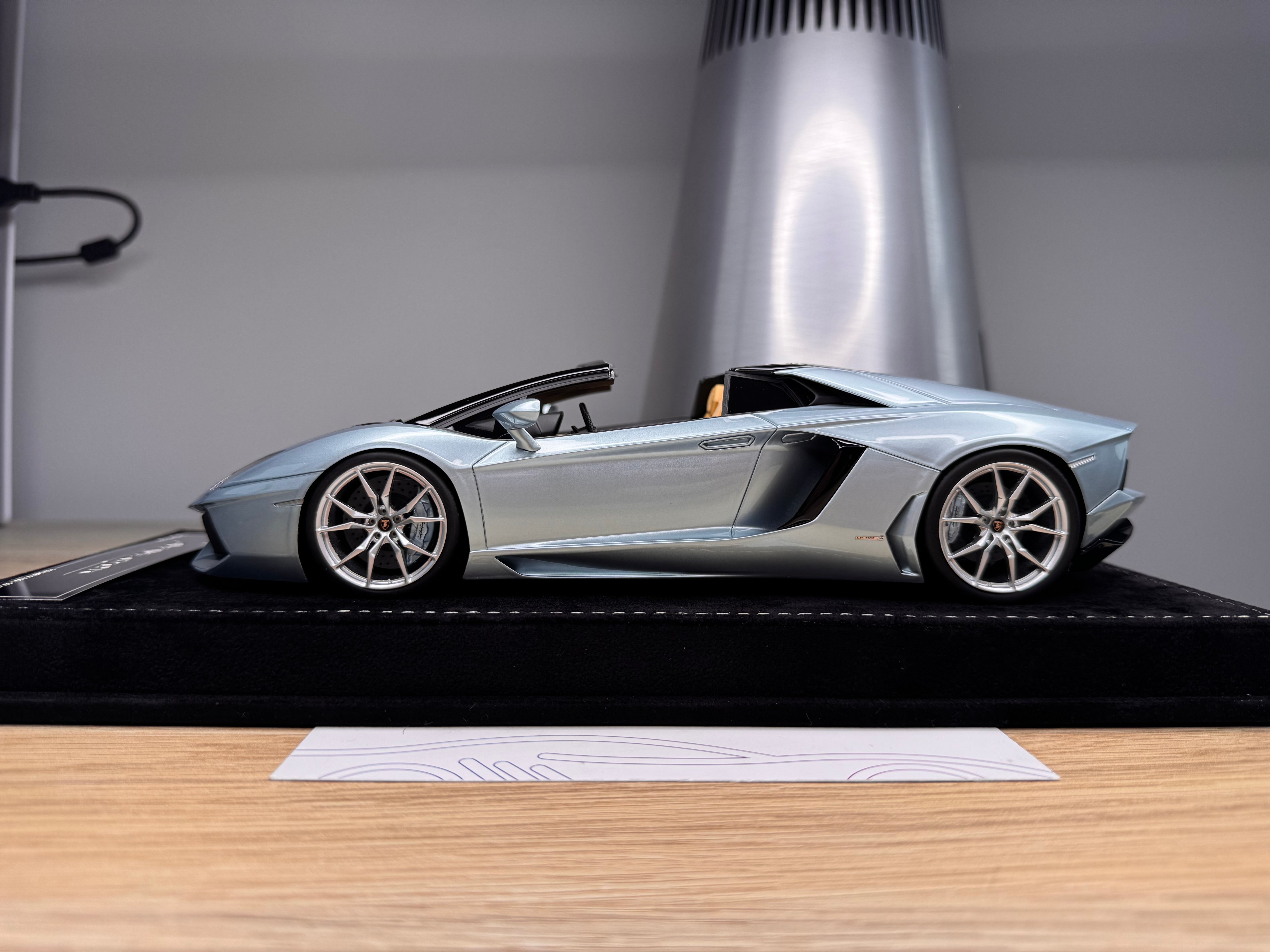 Lamborghini Aventador LP700-4 Roadster - Azzurro Thethis - 1:18