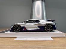 Load image into Gallery viewer, Bugatti Divo - bright silver (glossy) - 1:18
