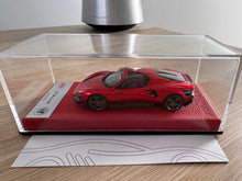 Load image into Gallery viewer, Alfa Romeo 33 Stradale - Red Villa D'Este - 1:43
