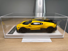 Load image into Gallery viewer, Bugatti Divo - Jaune Molsheim (matte) - 1:18
