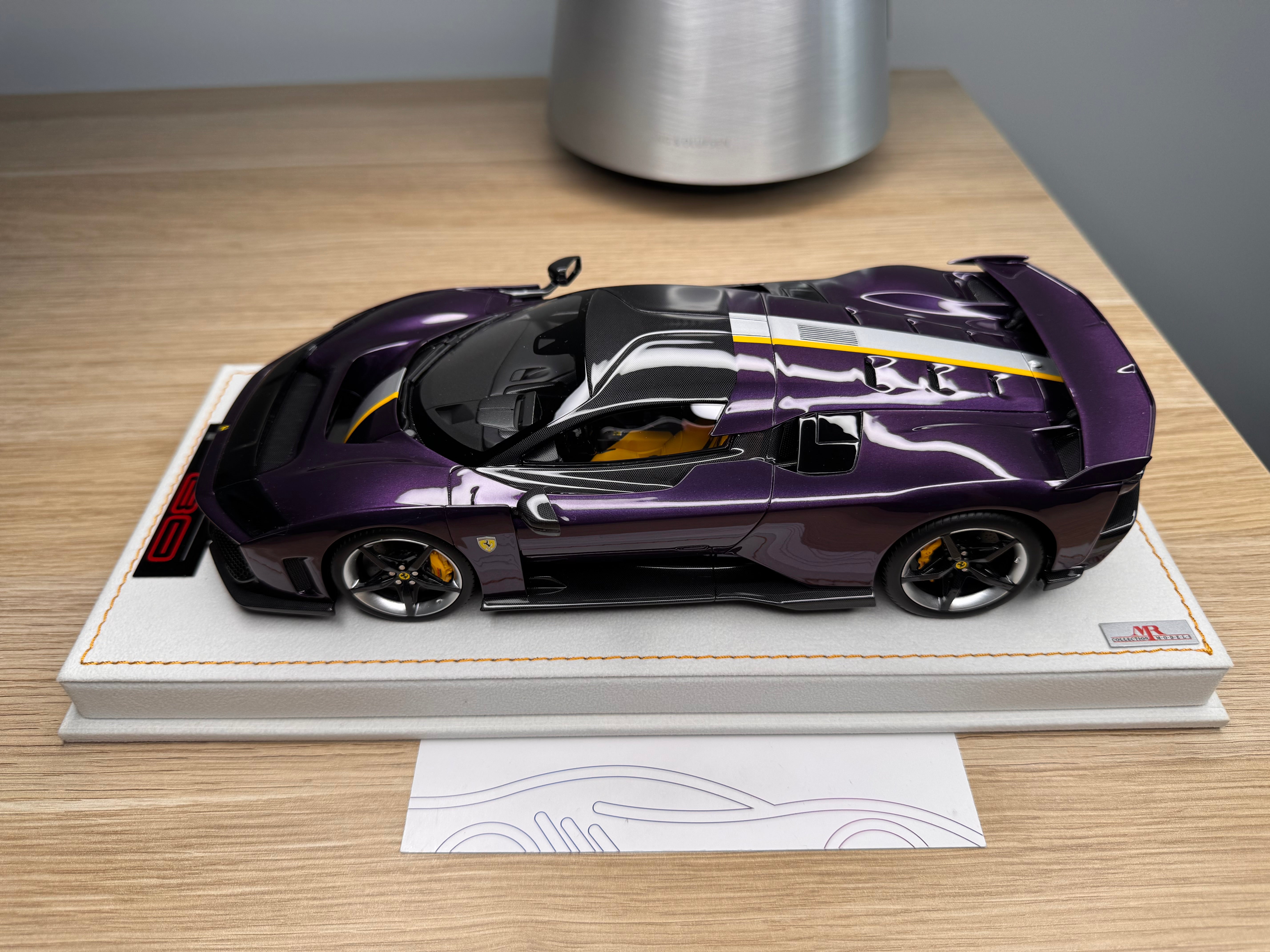 Ferrari F80 - Viola Hong Kong LE49 - 1:18