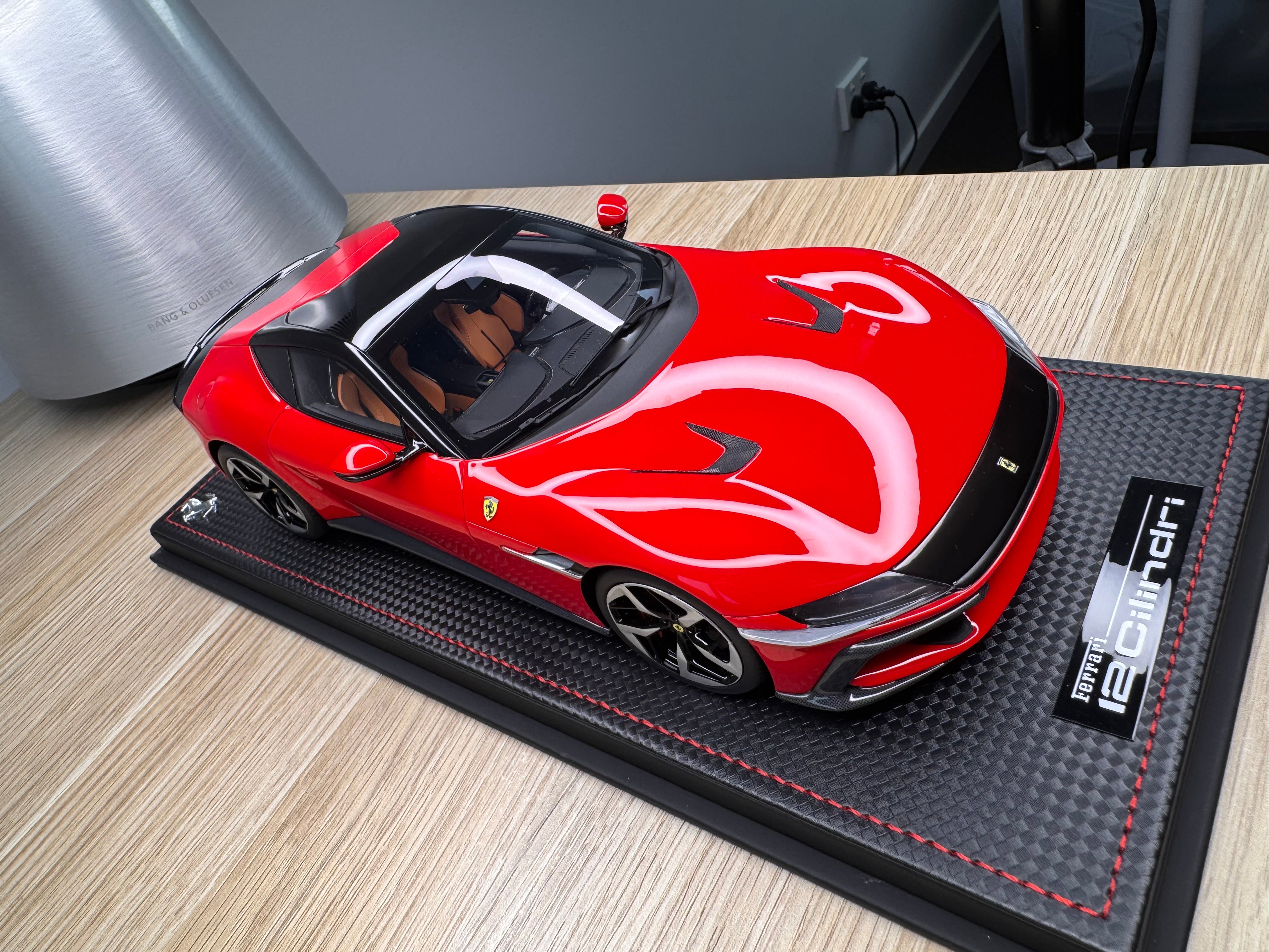 Ferrari 12 Cilindri - Rosso Corsa - 1:18