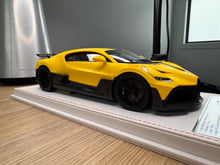 Load image into Gallery viewer, Bugatti Divo - Jaune Molsheim (matte) - 1:18
