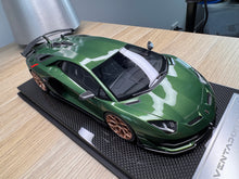 Load image into Gallery viewer, Lamborghini Aventador SVJ - Verde Ermes - 1:18
