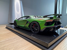 Load image into Gallery viewer, Lamborghini Aventador SVJ - Matte Green Pearl - 1:18
