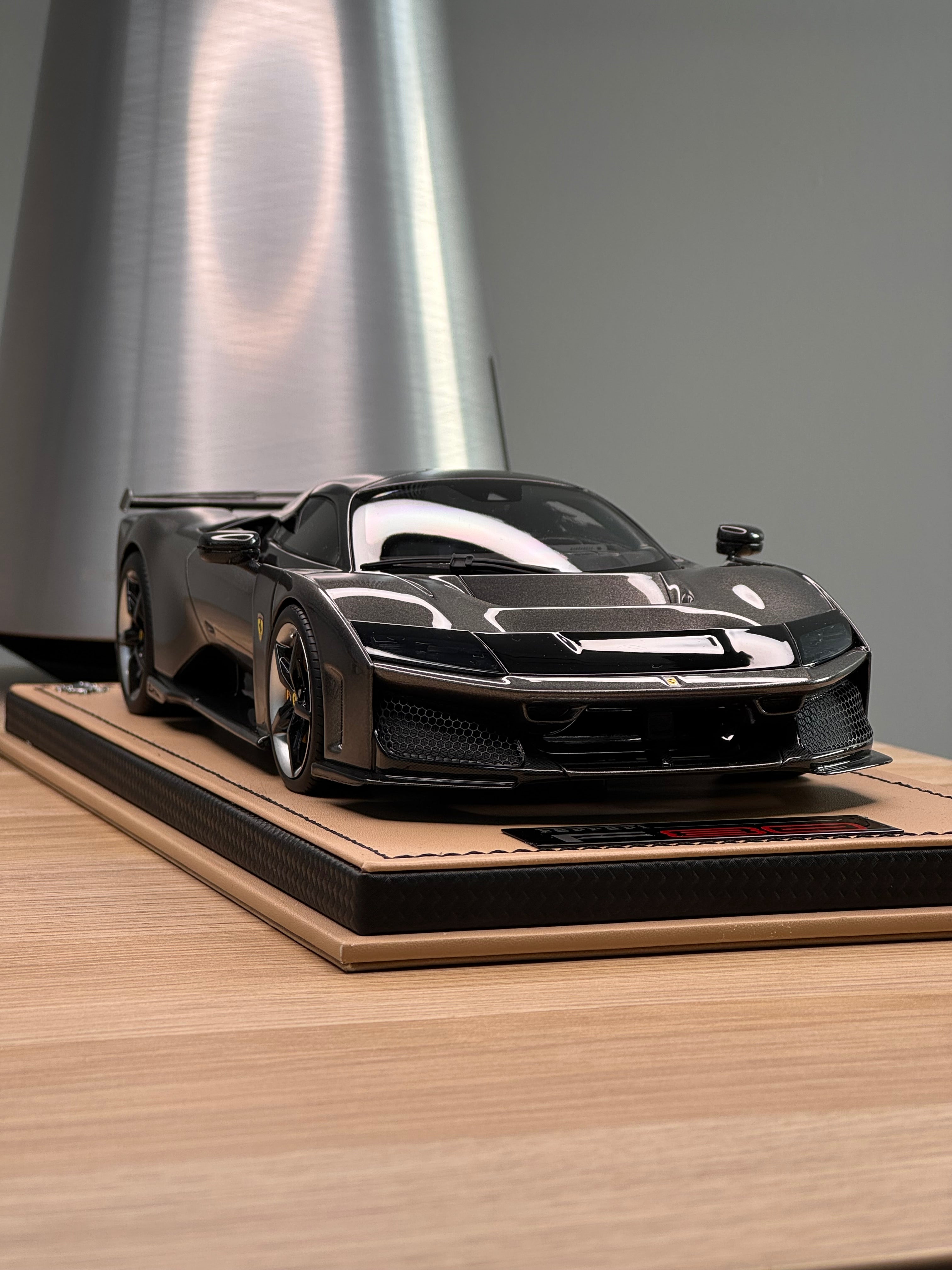 Ferrari F80 - Canna di Fucile LE49 - 1:18