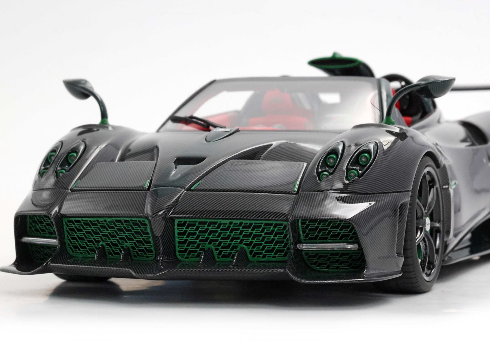 Pagani Imola Roadster - Gloss Carbon - 1:18