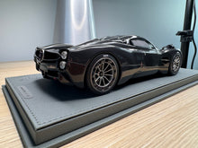 Load image into Gallery viewer, Pagani Utopia - carbon - 1:18
