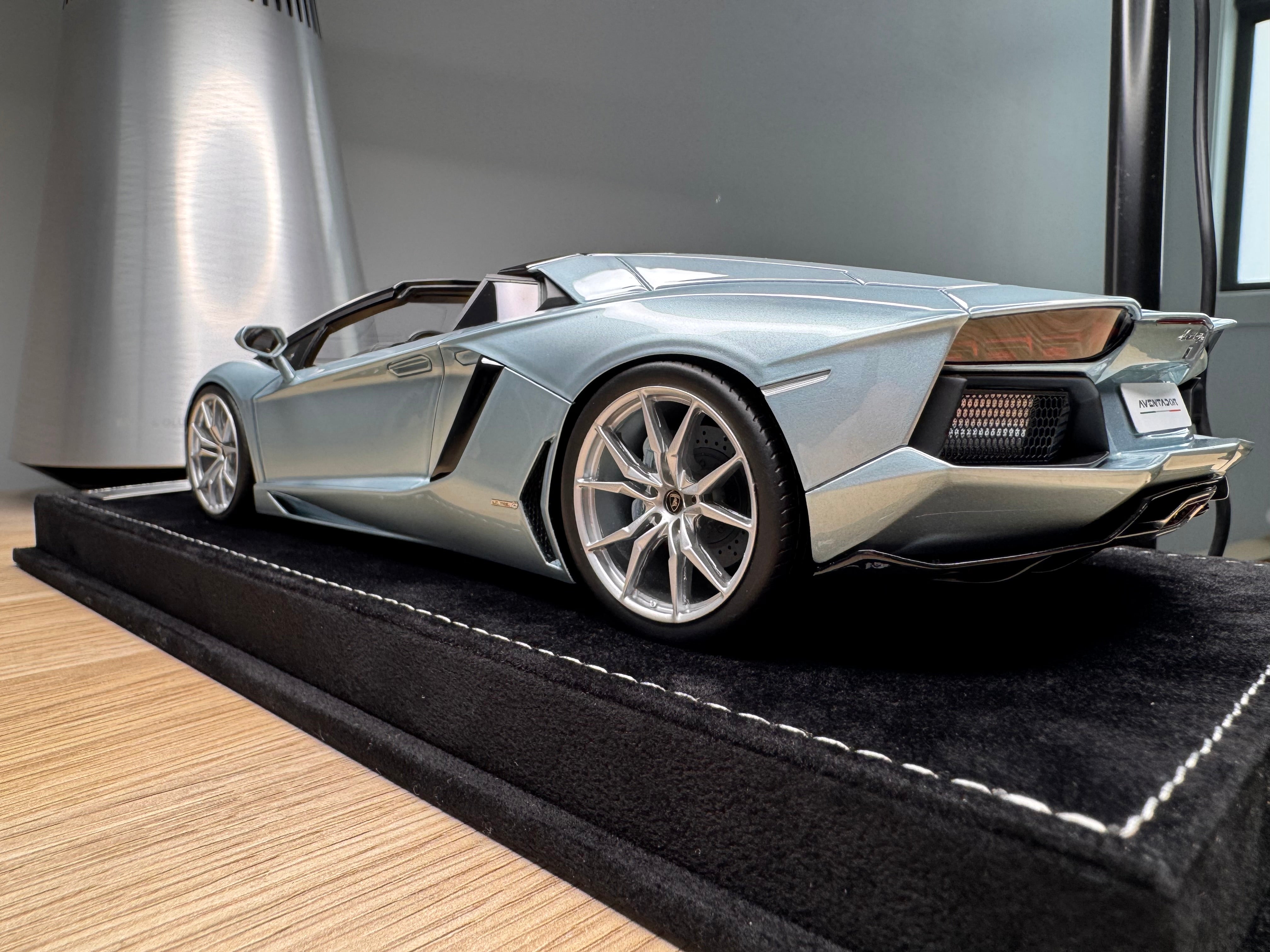 Lamborghini Aventador LP700-4 Roadster - Azzurro Thethis - 1:18