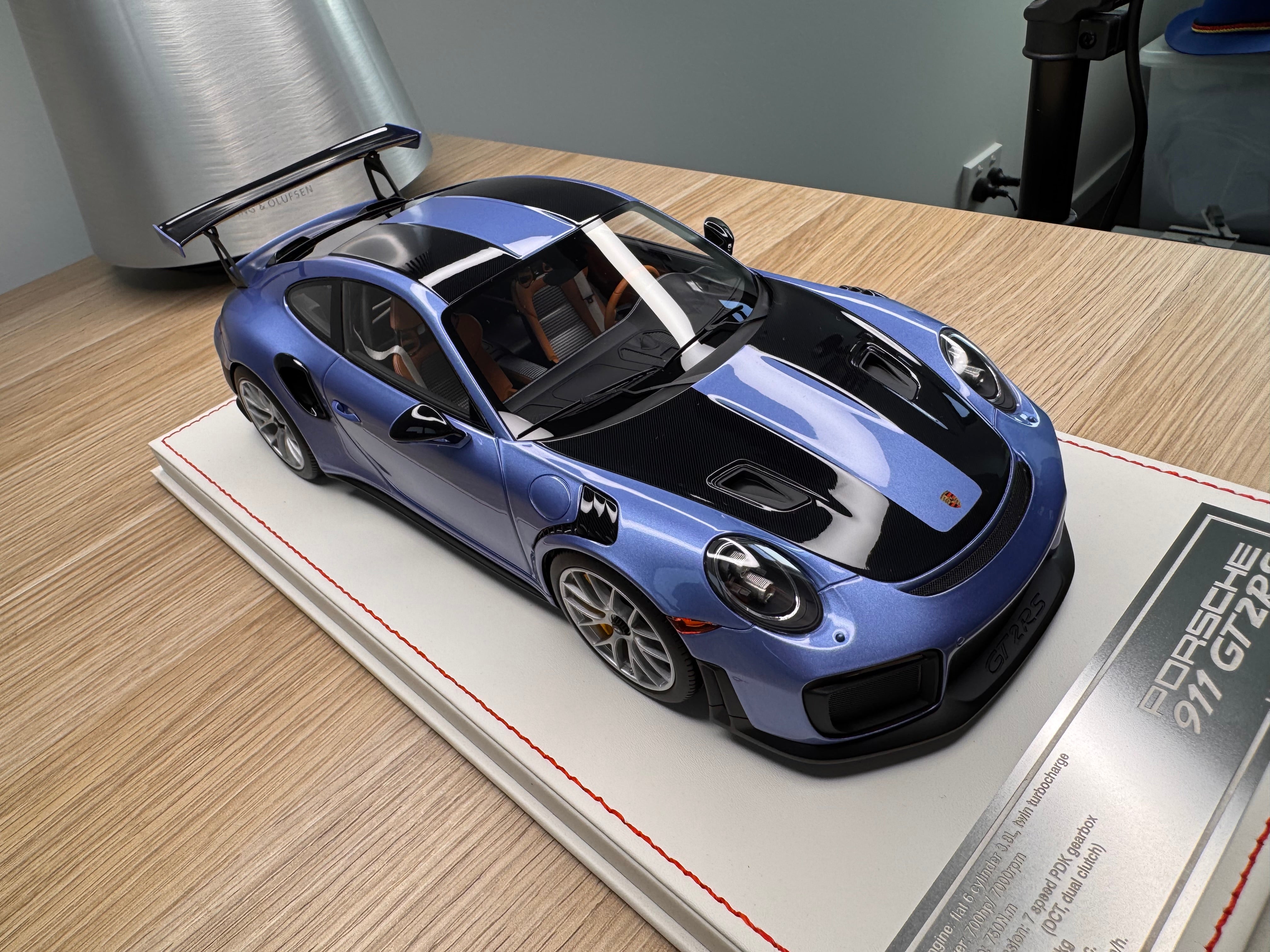Porsche 911 GT2RS - PTS Gemini Metallic on white leather base - 1:18
