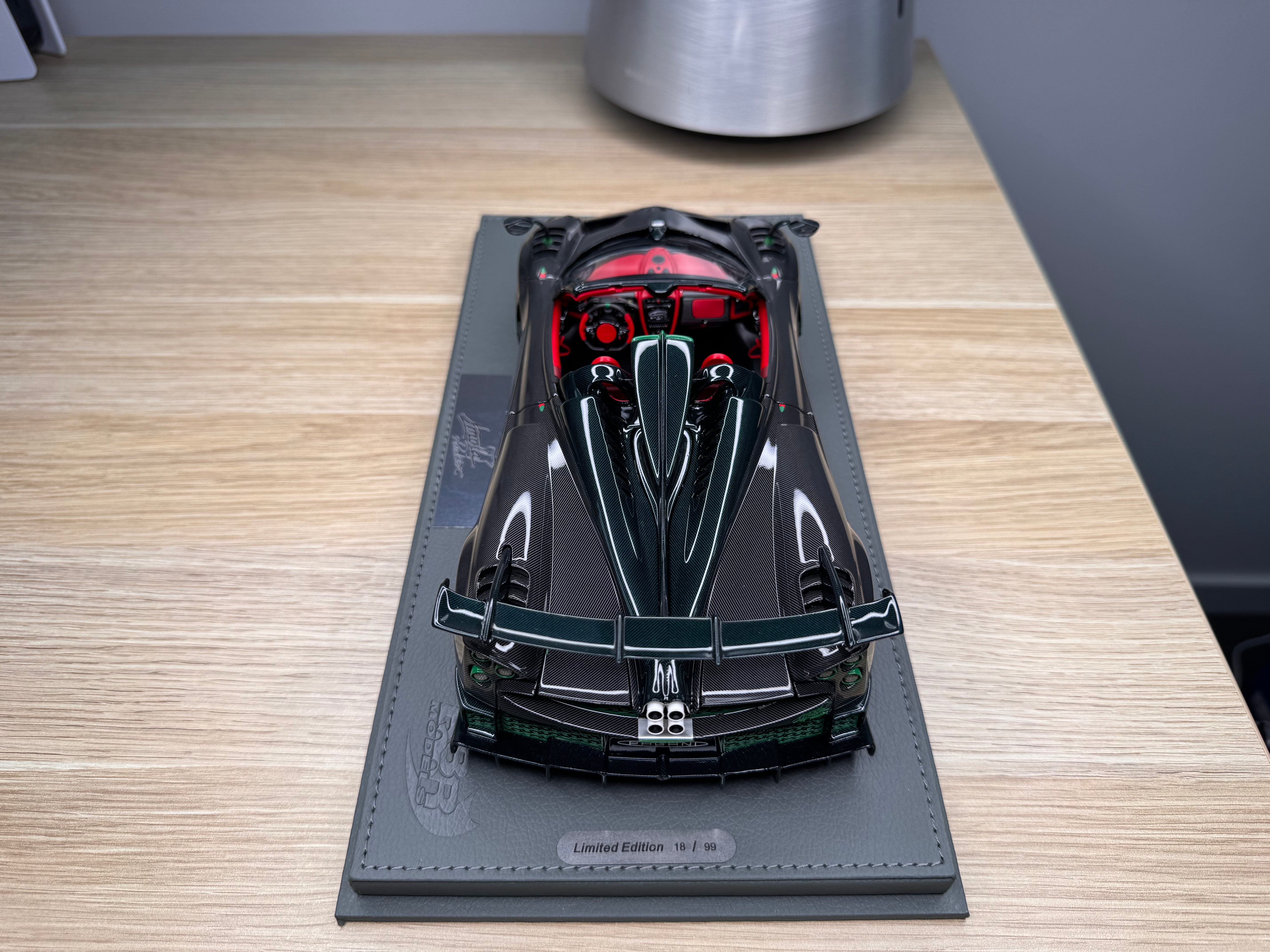 Pagani Imola Roadster - Gloss Carbon - 1:18