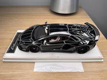 Load image into Gallery viewer, Lamborghini Aventador SVJ - Black Luminous - 1:18
