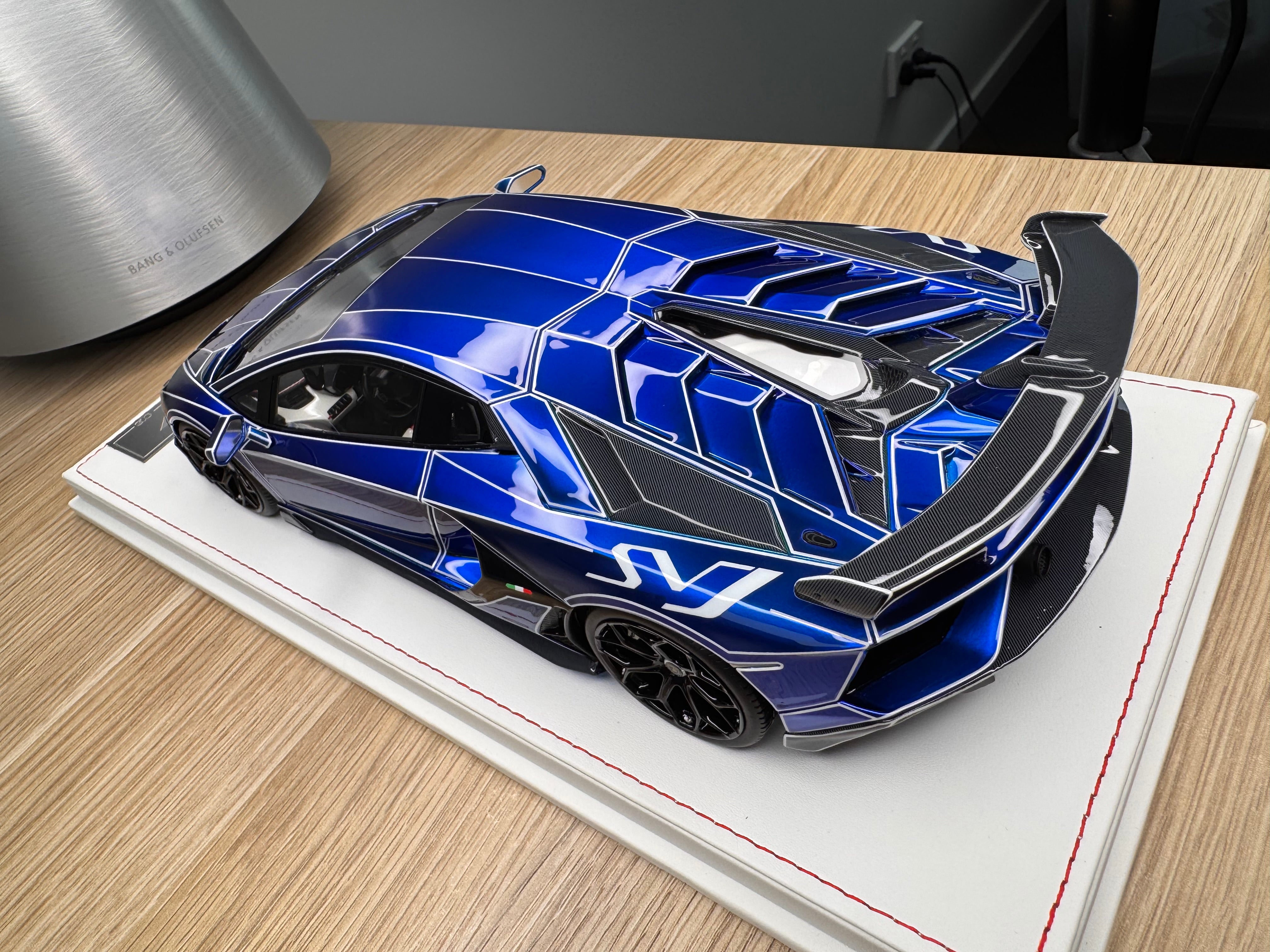 Lamborghini Aventador SVJ - Blue Luminous - 1:18