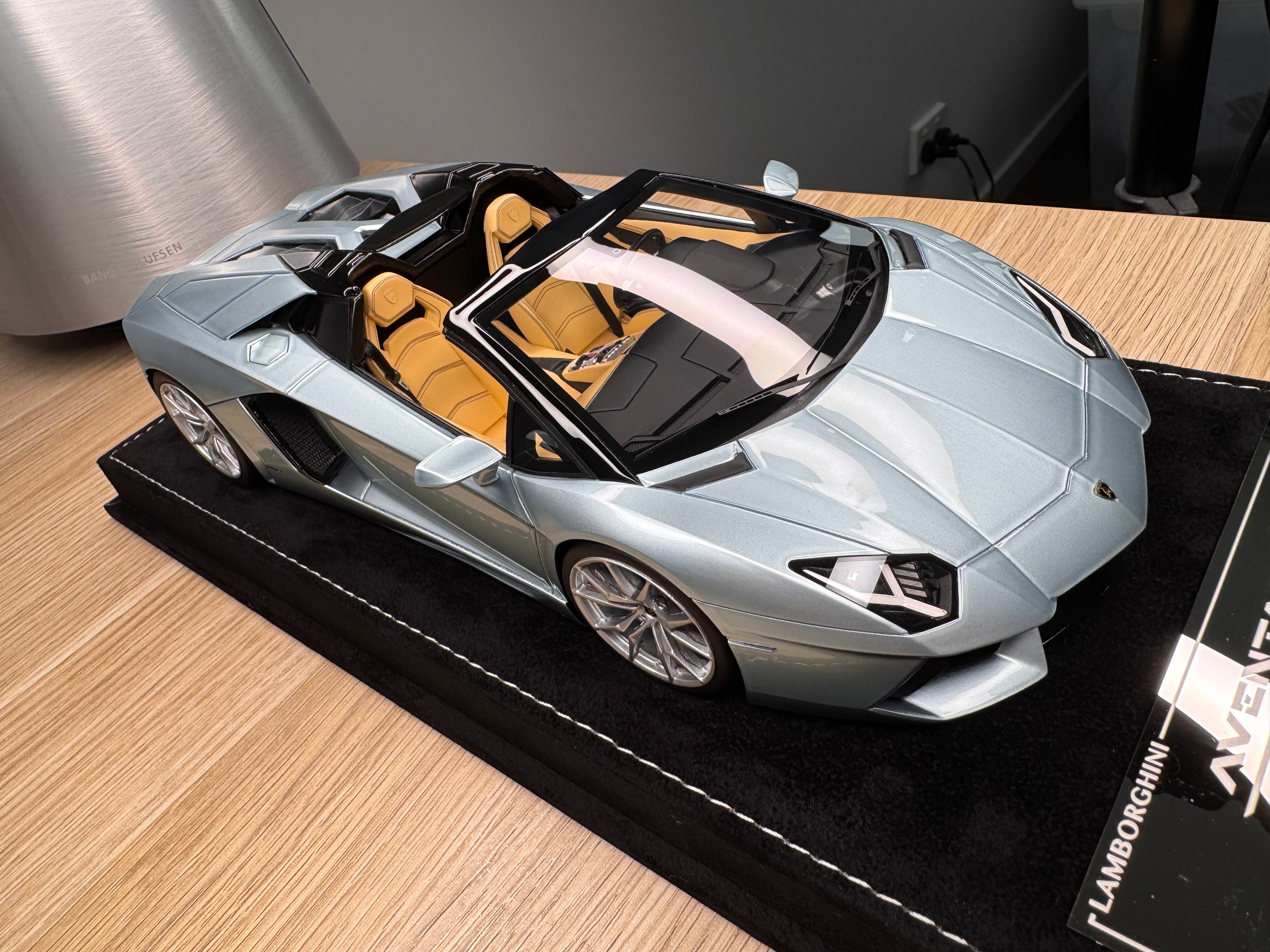 Lamborghini Aventador LP700-4 Roadster - Azzurro Thethis - 1:18
