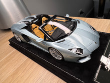 Load image into Gallery viewer, Lamborghini Aventador LP700-4 Roadster - Azzurro Thethis - 1:18
