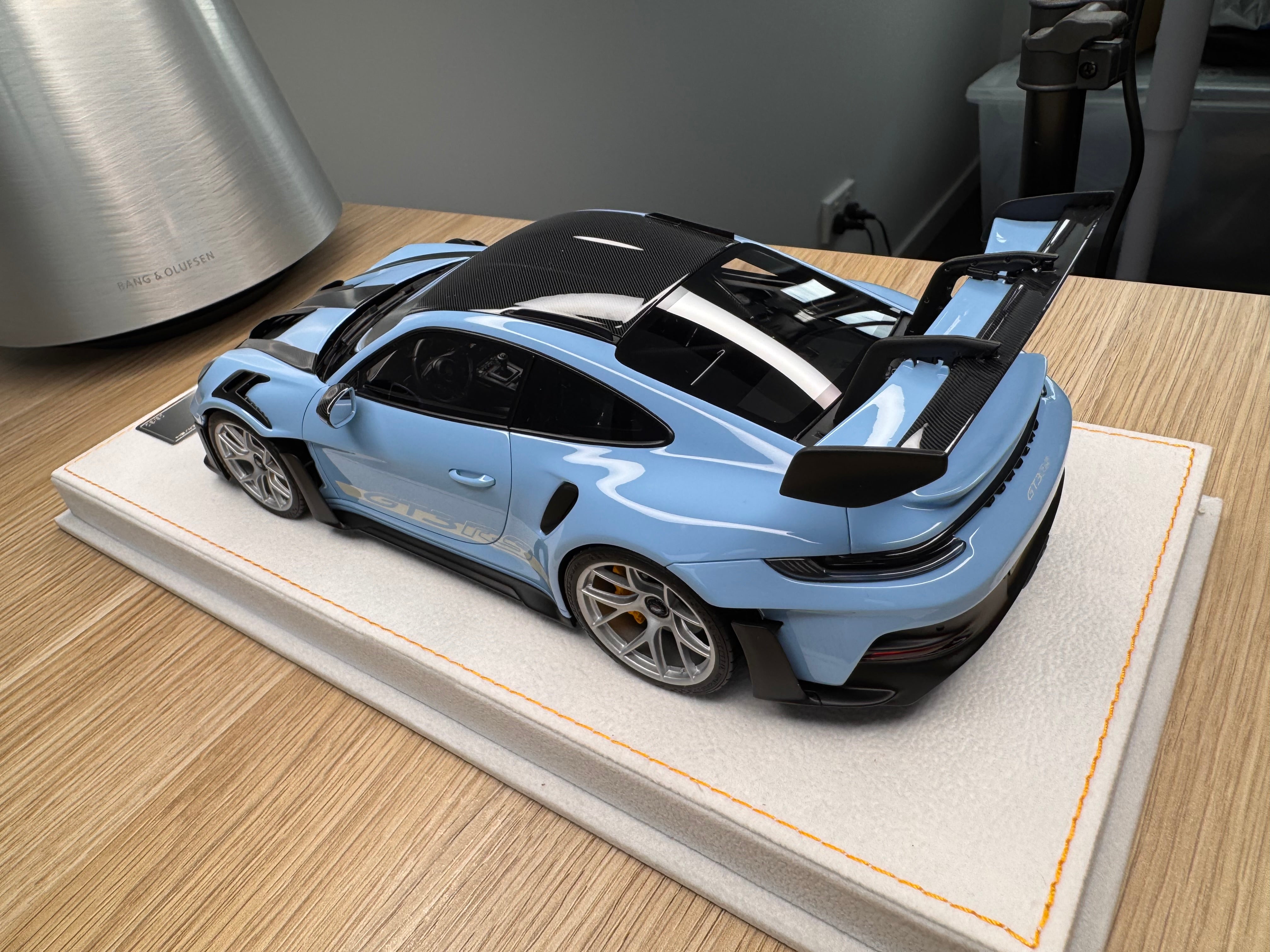 Porsche 911 992 GT3RS - Baby Blue - 1:18