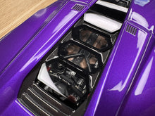 Load image into Gallery viewer, Lamborghini Countach LPI 800-4 - Viola Pasifae LE49 on carbon base - 1:18
