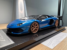 Load image into Gallery viewer, Lamborghini Aventador SVJ - Blu Uranus - 1:18
