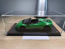 Load image into Gallery viewer, Lamborghini Huracan Spyder - Verde Viper 60th Anniversary - 1:18
