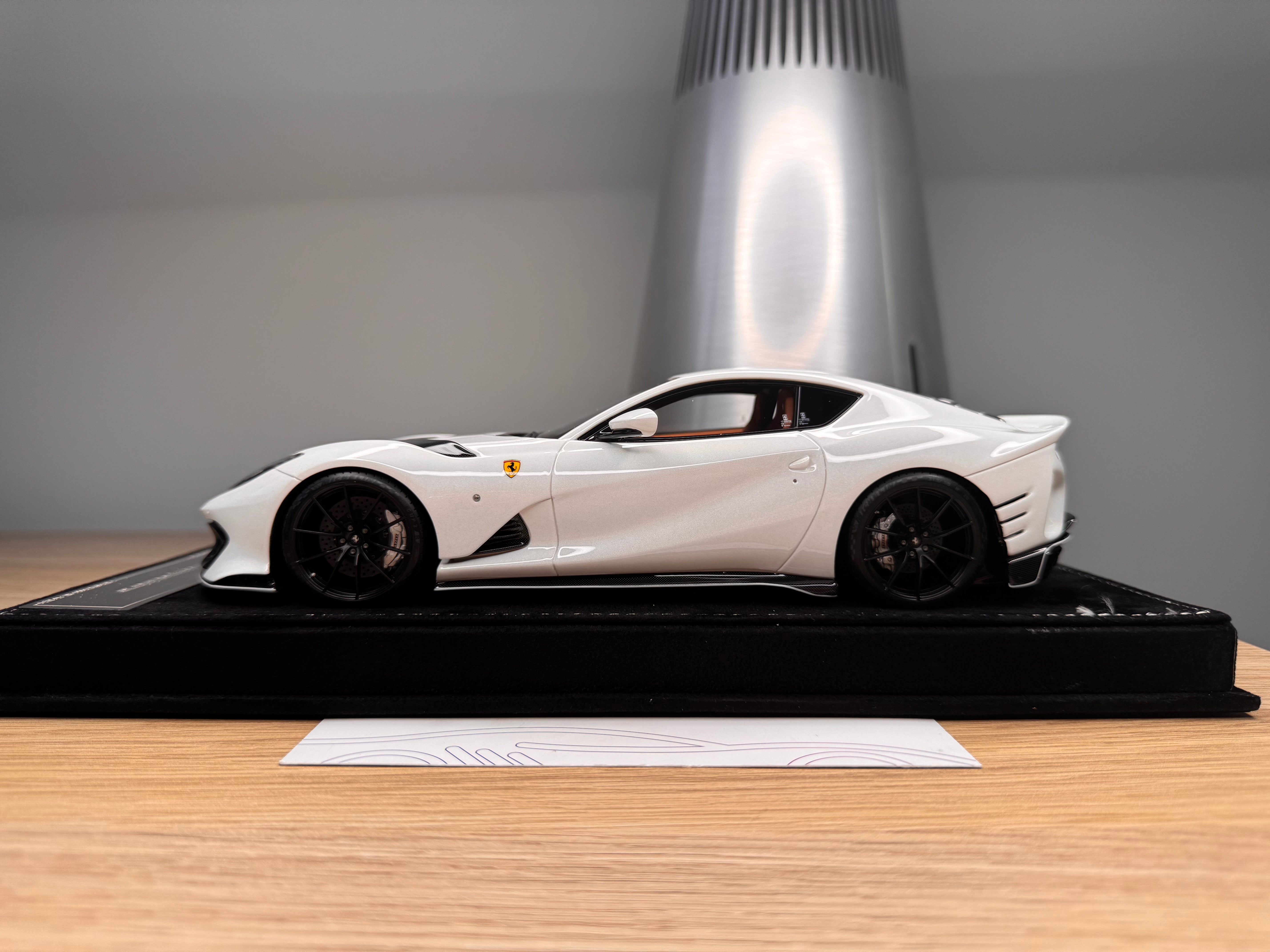 Ferrari 812 Competizione - Arcobaleno Lucido - 1:18