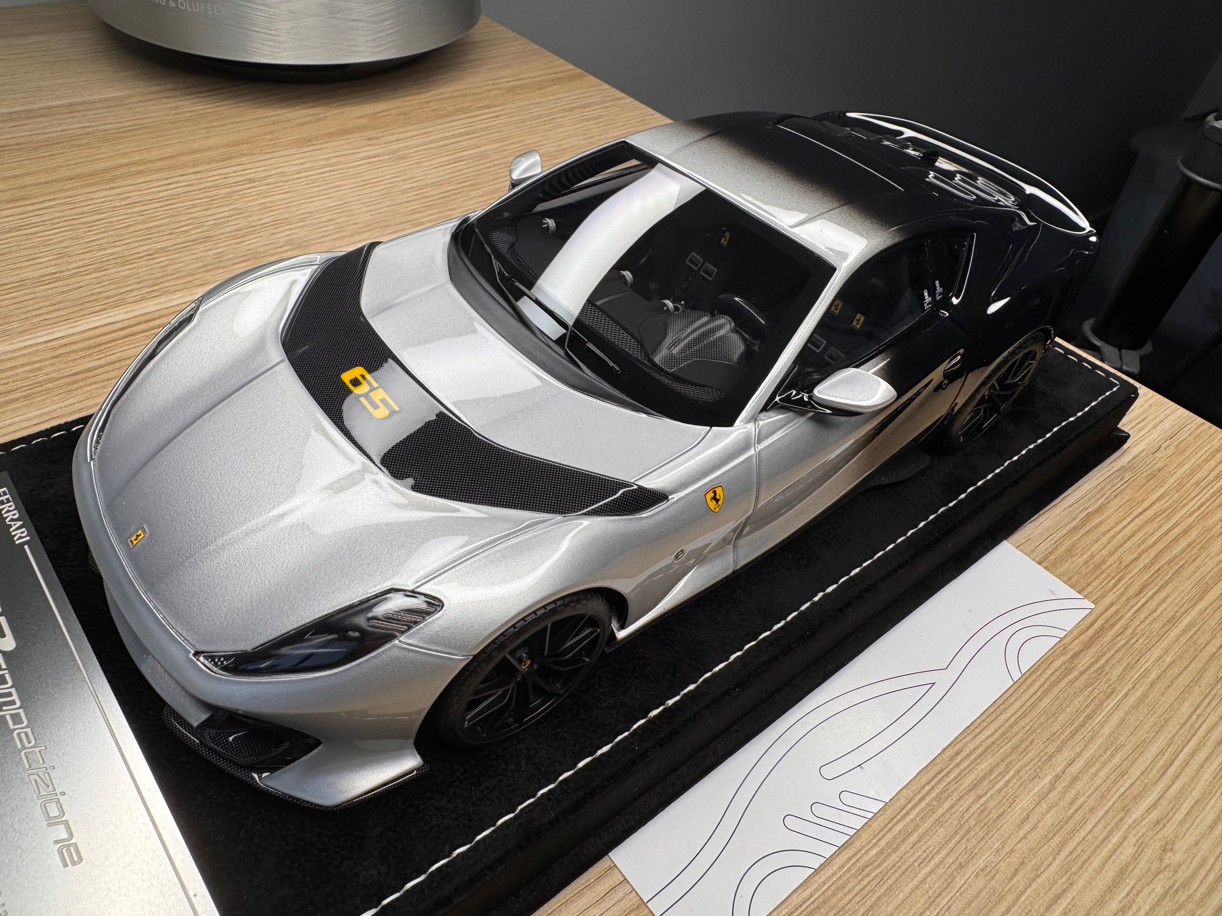 Ferrari 812 Competizione - Grigio Titanio & Nero Daytona - 1:18