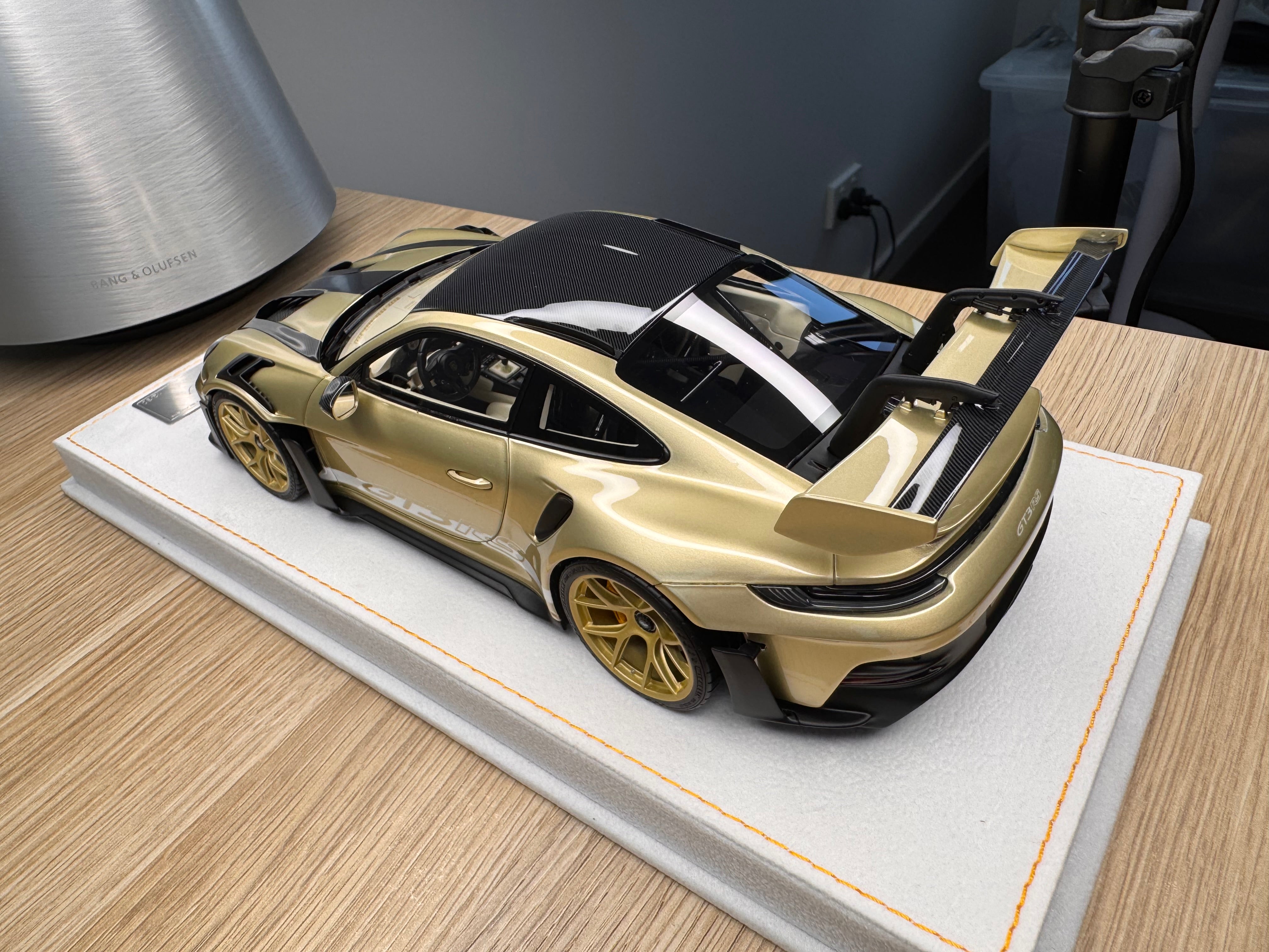 Porsche 911 992 GT3RS - Champagne Gold - 1:18