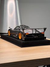 Load image into Gallery viewer, Pagani Zonda R - Matte Black Carbon - 1:18
