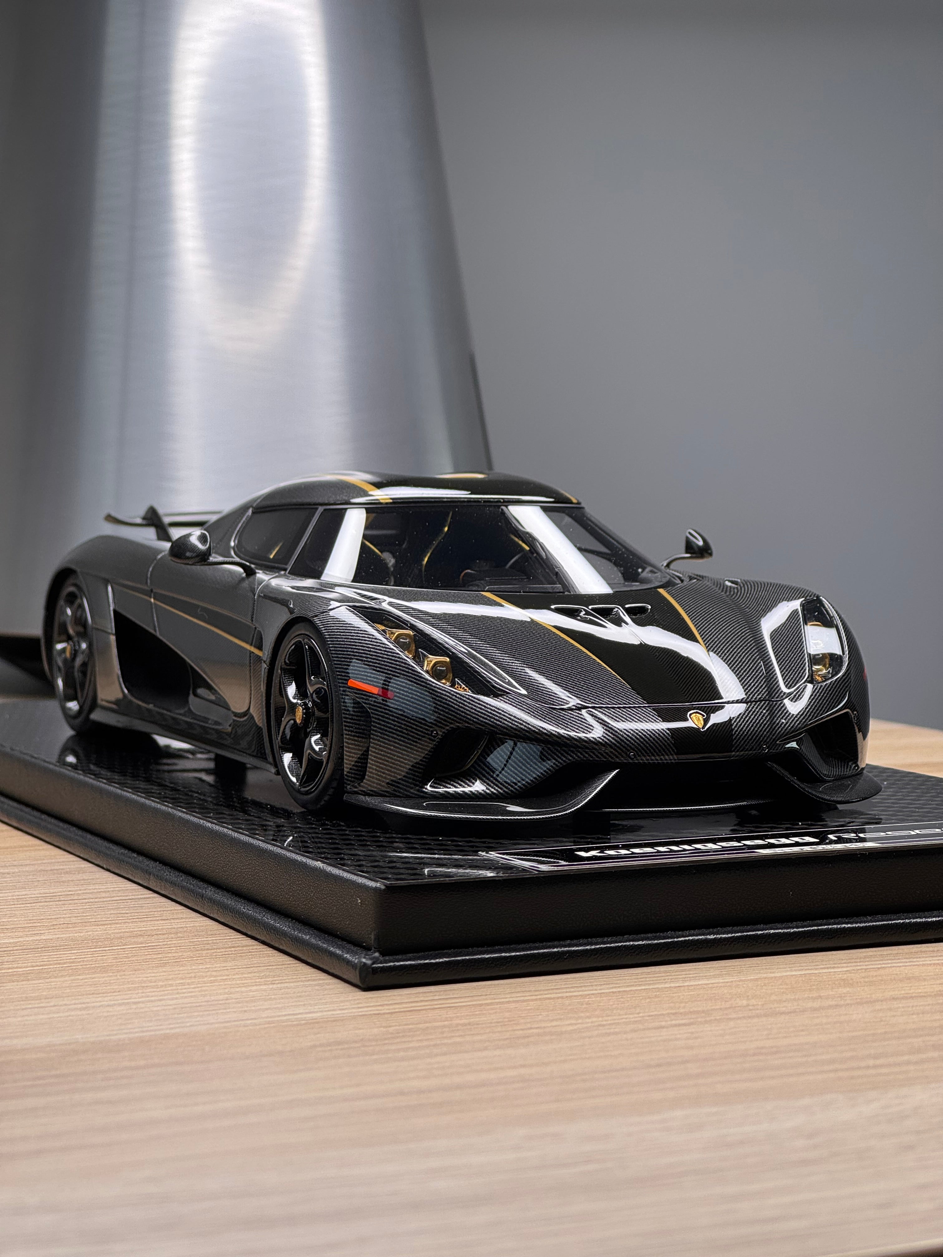 Koenigsegg Regera - Carbon Gold - 1:18