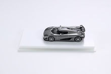 Load image into Gallery viewer, Koenigsegg CCXR - Carbon Silver - 1:64
