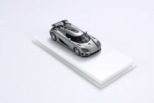 Load image into Gallery viewer, Koenigsegg CCXR - Carbon Silver - 1:64
