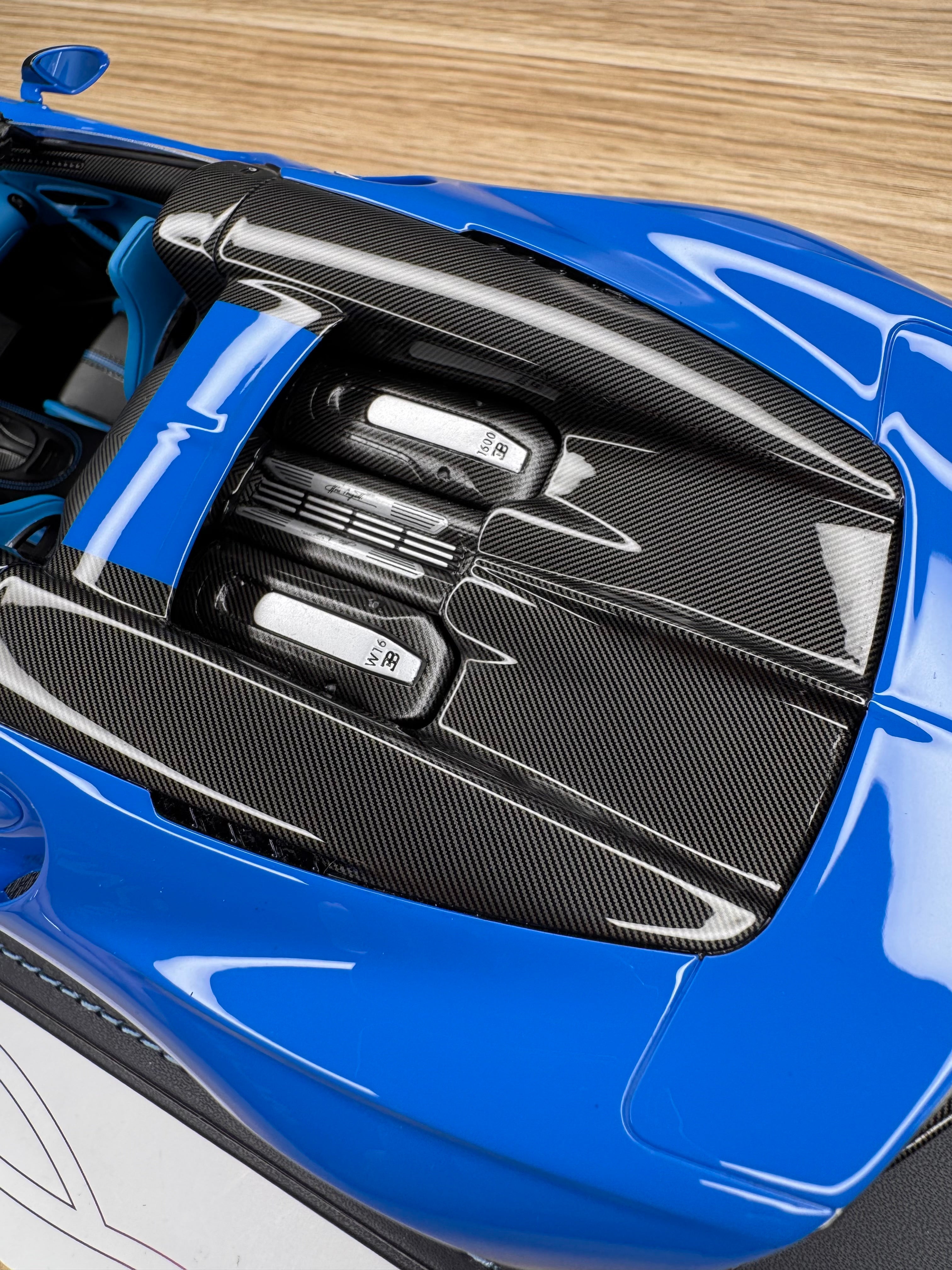 Bugatti Mistral - blue - 1:18