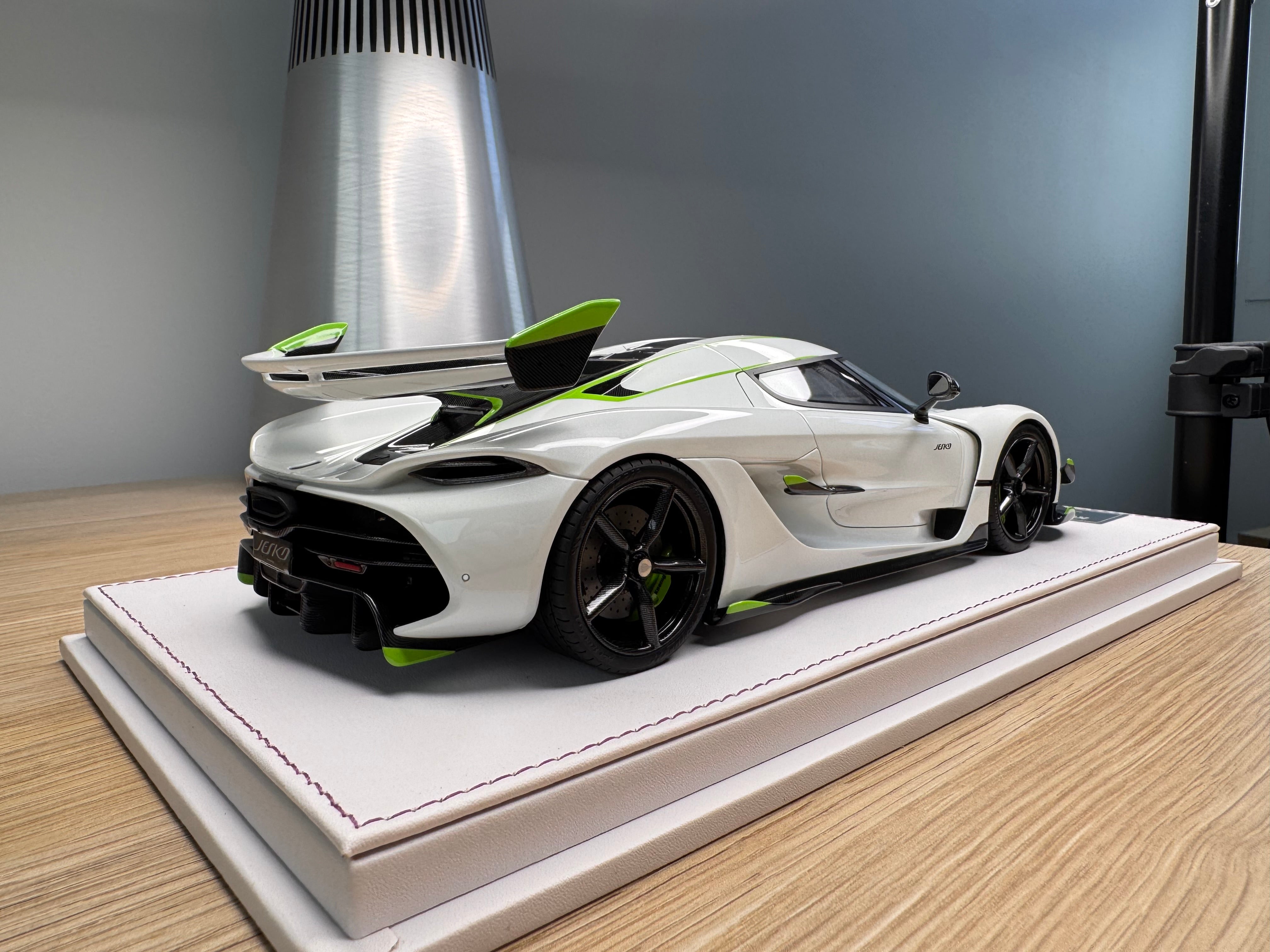 Koenigsegg Jesko 7362 PMC Special Project - Crystal White - 1:18