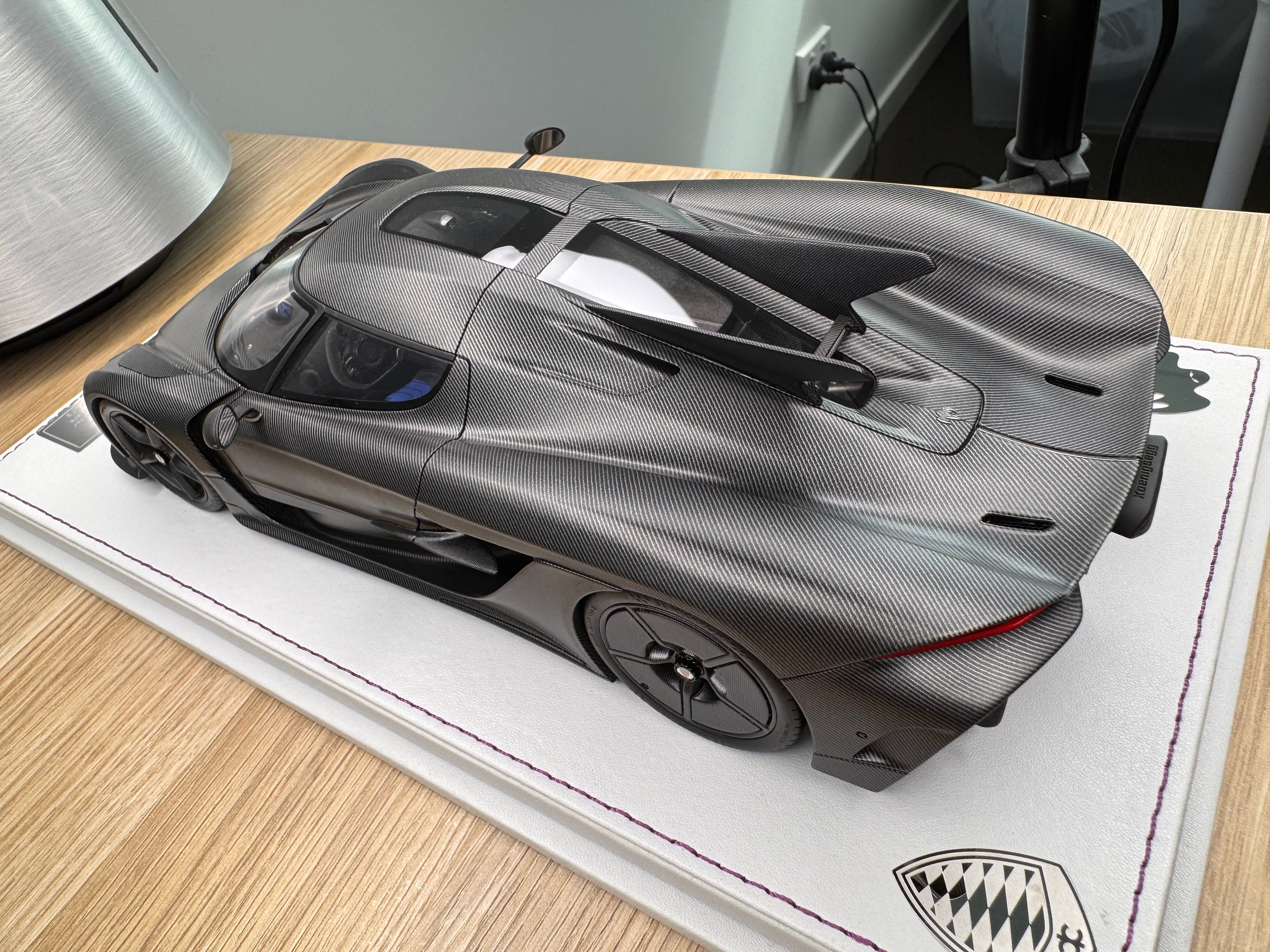 Koenigsegg Jesko Absolut 7289 PMC Special Project - naked carbon - 1:18