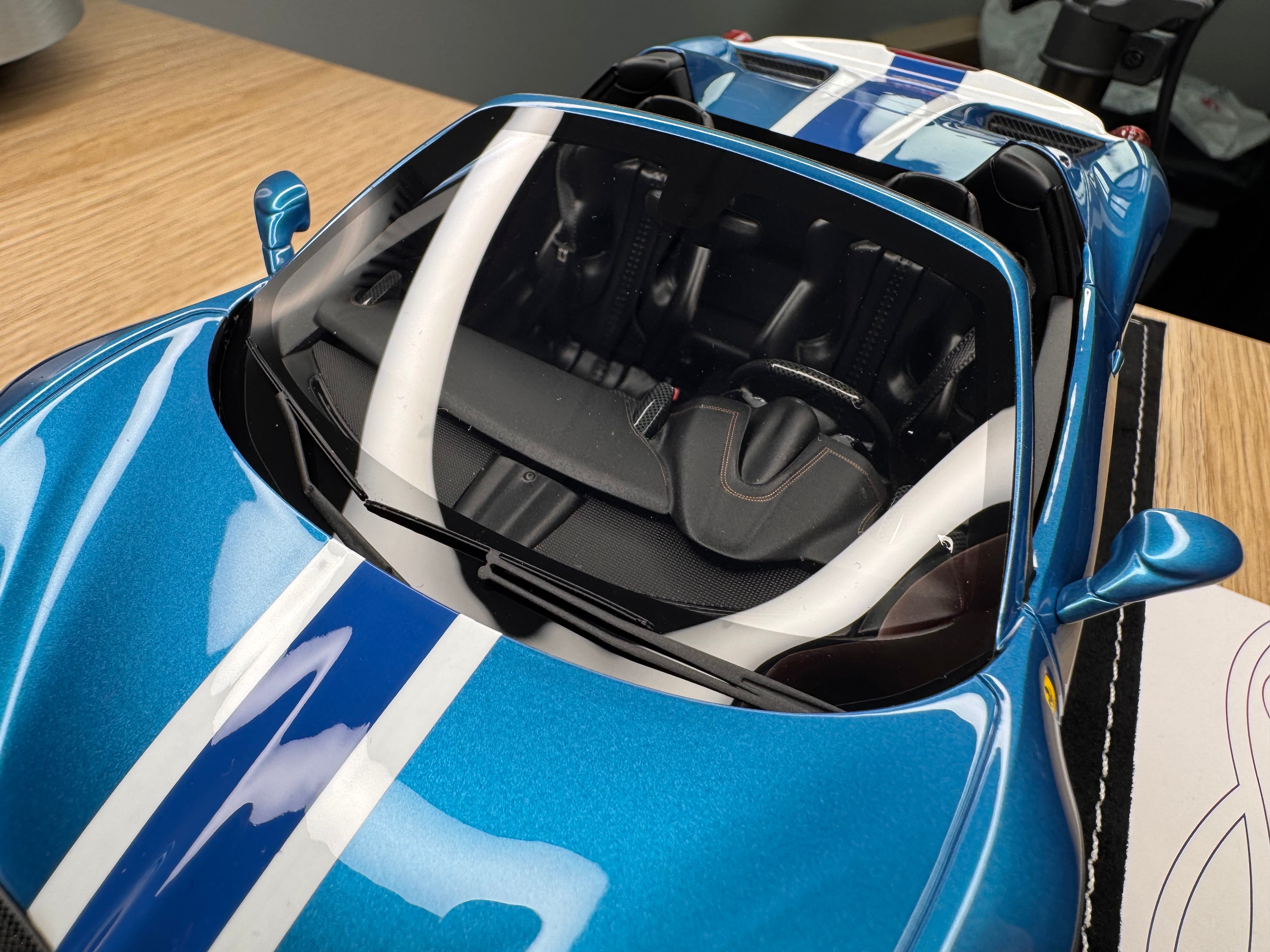 Ferrari 458 Speciale Aperta - Artemis Green / Blue - 1:18