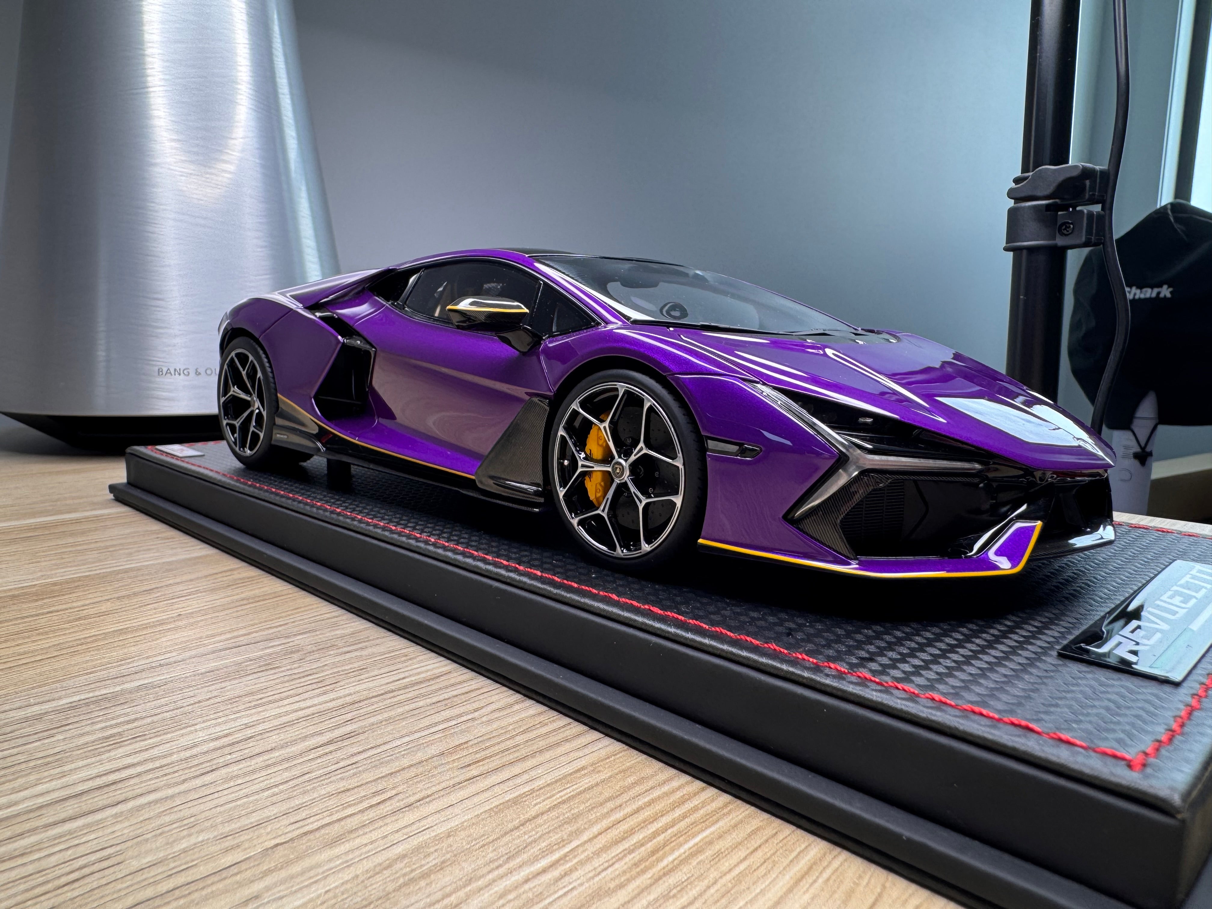 Lamborghini Revuelto - Viola Pasifae with yellow livery - 1:18