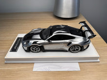 Load image into Gallery viewer, Porsche 911 992 GT3RS - GT Silver - 1:18
