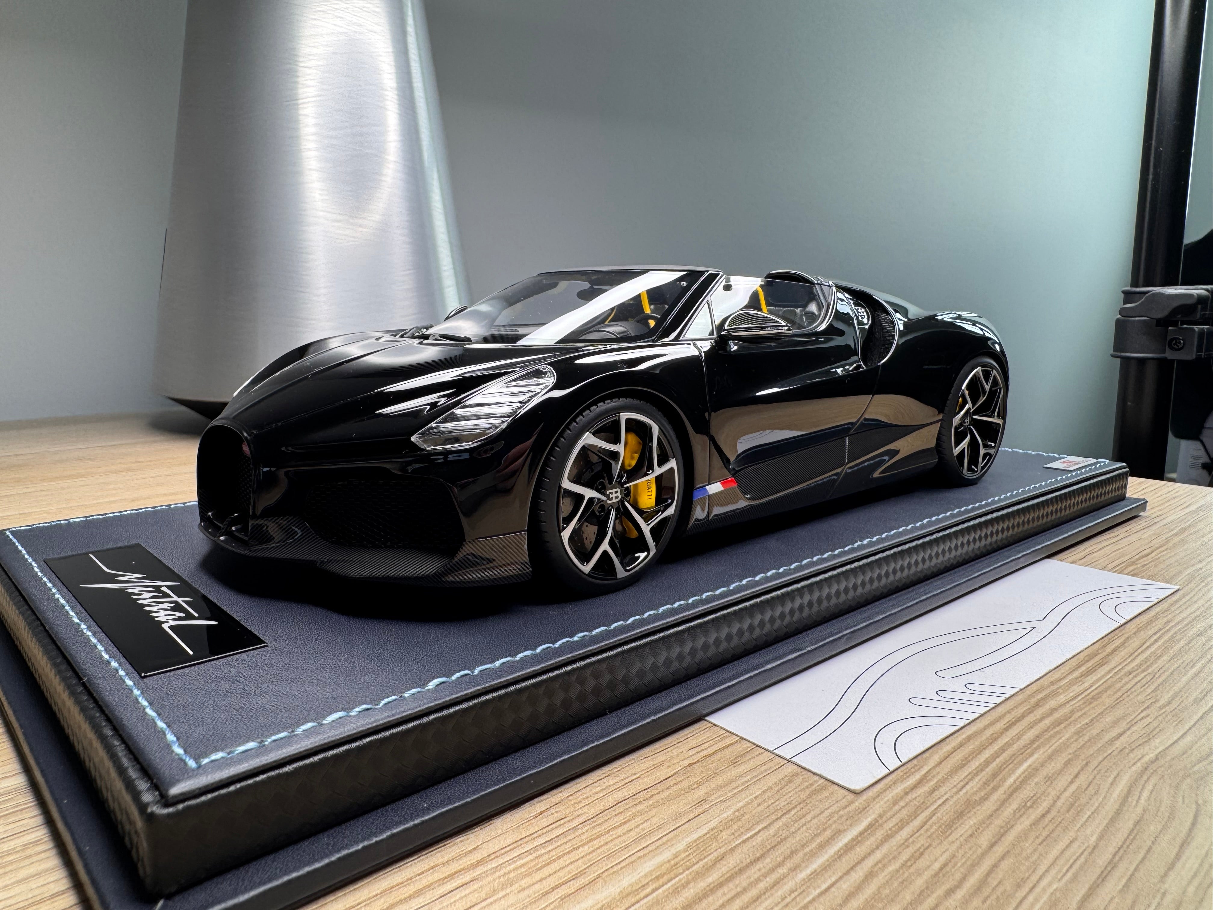 Bugatti Mistral - launch black - 1:18