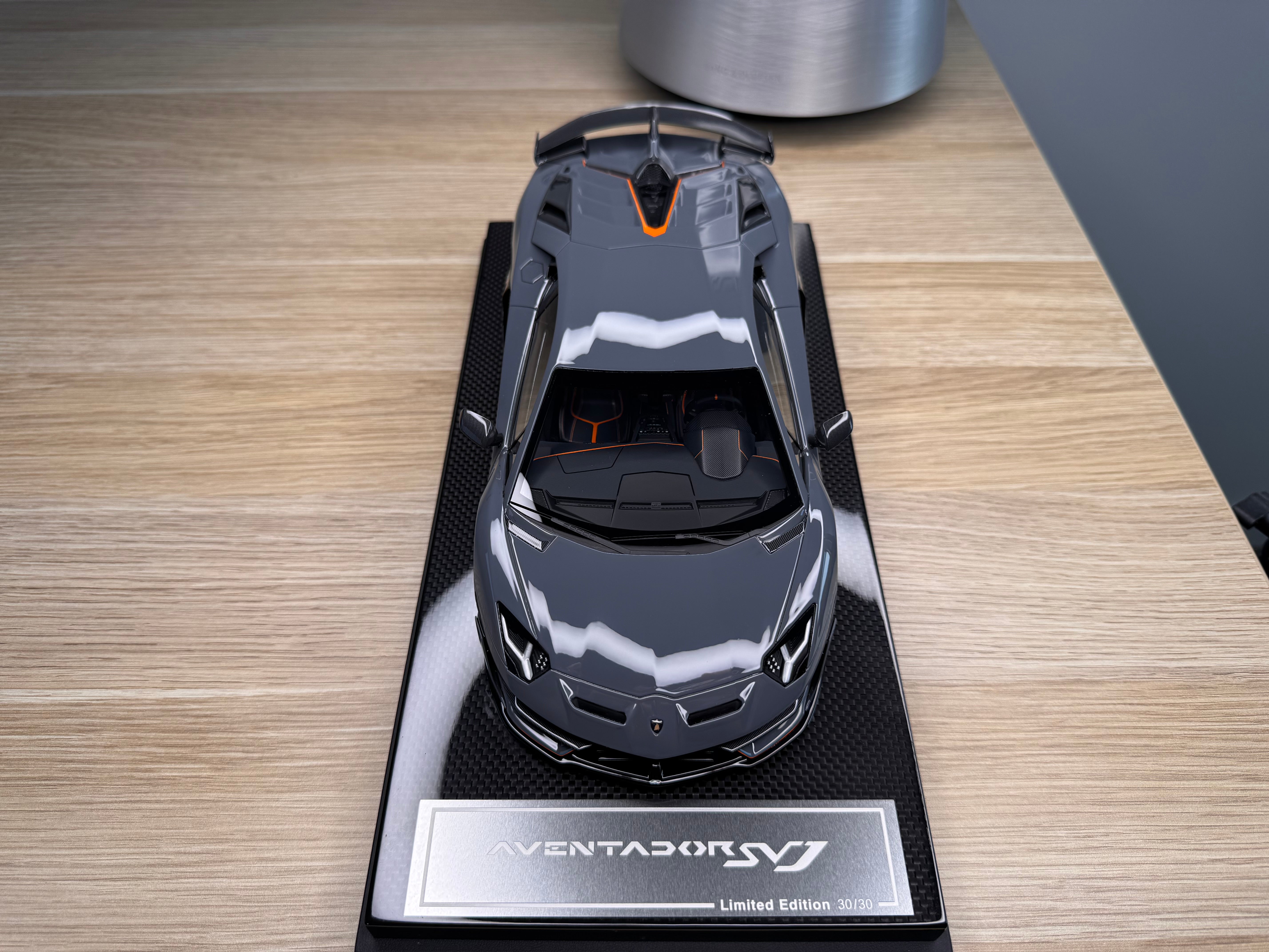 Lamborghini Aventador SVJ - Grigio Telesto - 1:18