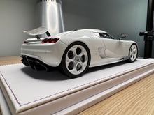 Load image into Gallery viewer, Koenigsegg CC850 PMC Special Project - crystal white #7519 Monterey Car Week - 1:18
