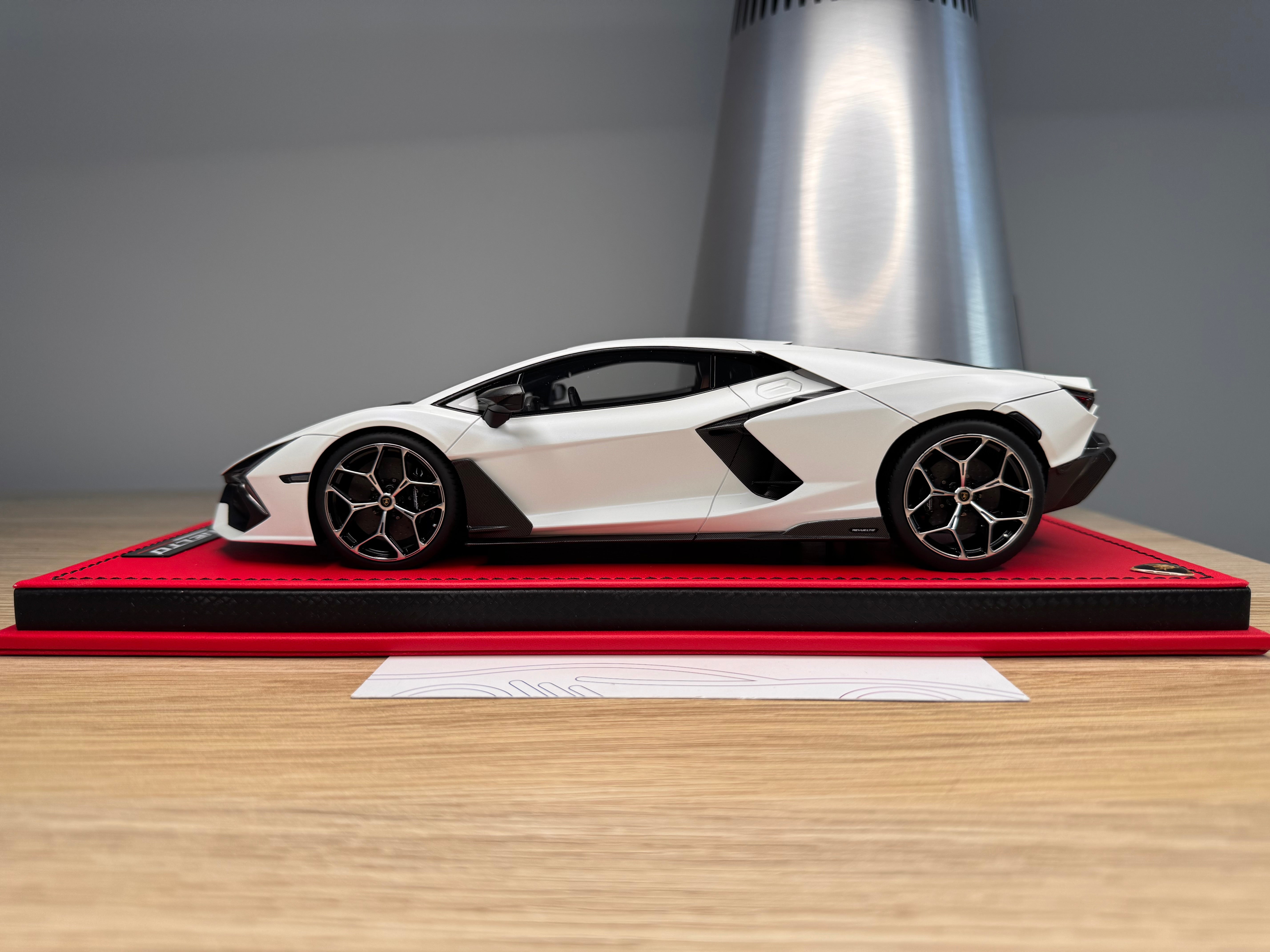 Lamborghini Revuelto - Bianco Siderale matte - 1:18