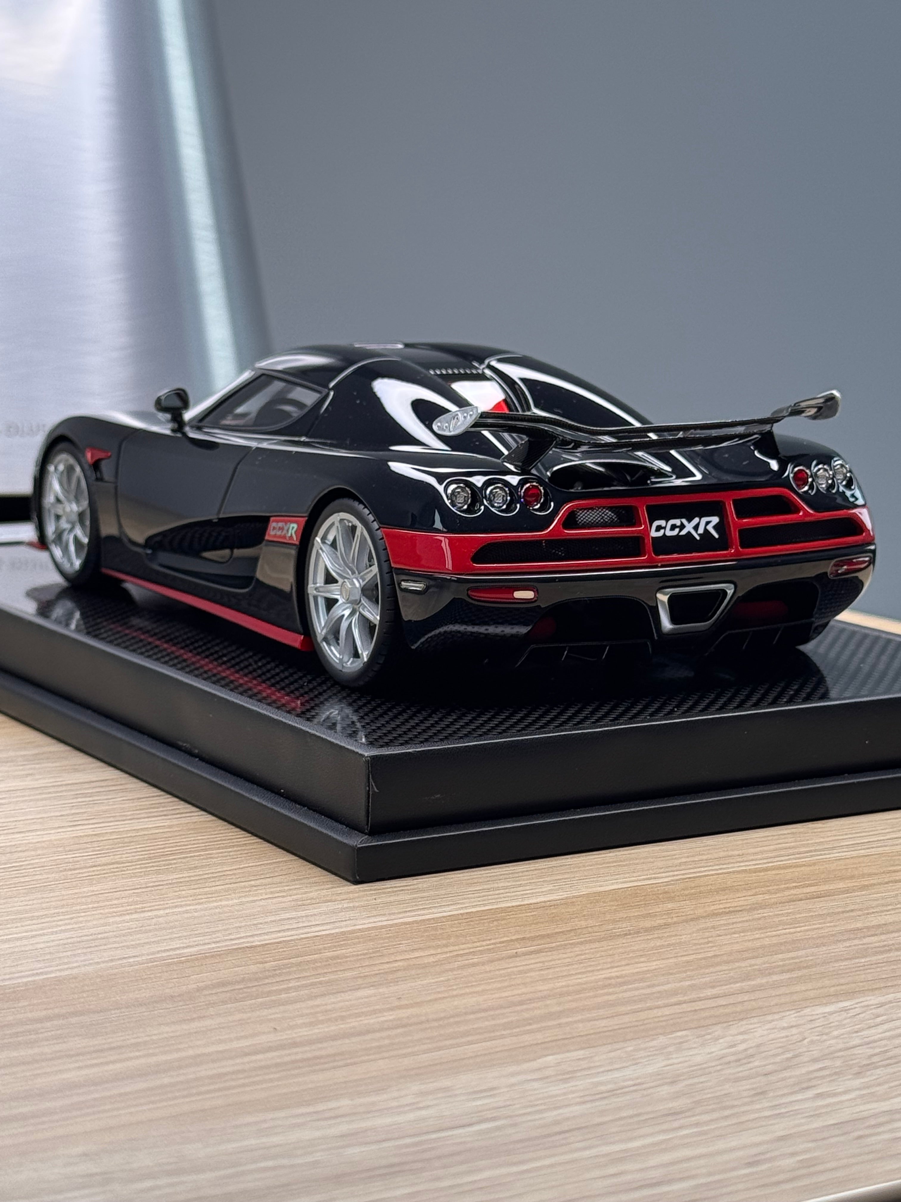 Koenigsegg CCXR - Gloss Black - 1:18