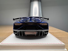 Load image into Gallery viewer, Lamborghini Aventador SVJ - Blue Luminous - 1:18

