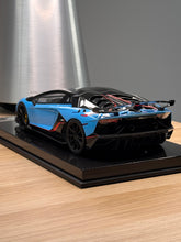 Load image into Gallery viewer, Lamborghini Aventador SVJ - Azzurro Flake / Red Stripe - 1:18
