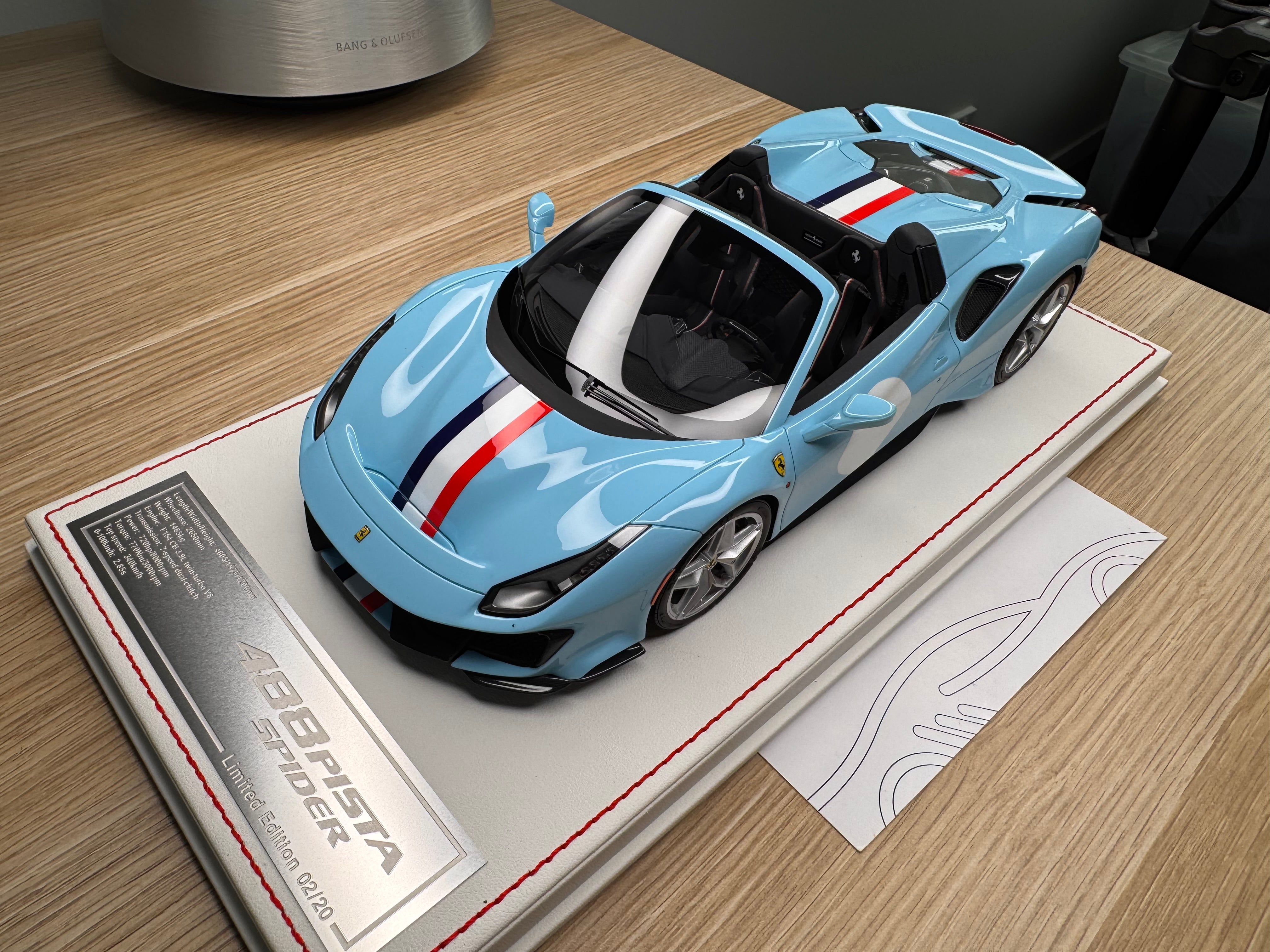 Ferrari 488 Pista Spider - Azzurro Laplata - 1:18