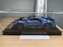 Load image into Gallery viewer, Bugatti Chiron Super Sport 300 - Blue Carbon Stripe - 1:18
